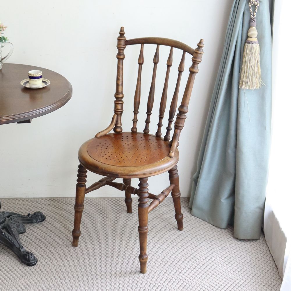 オシャレな挽物細工♪ ベントウッドチェア VC104-177