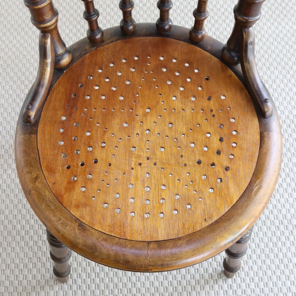 オシャレな挽物細工♪ ベントウッドチェア VC104-177