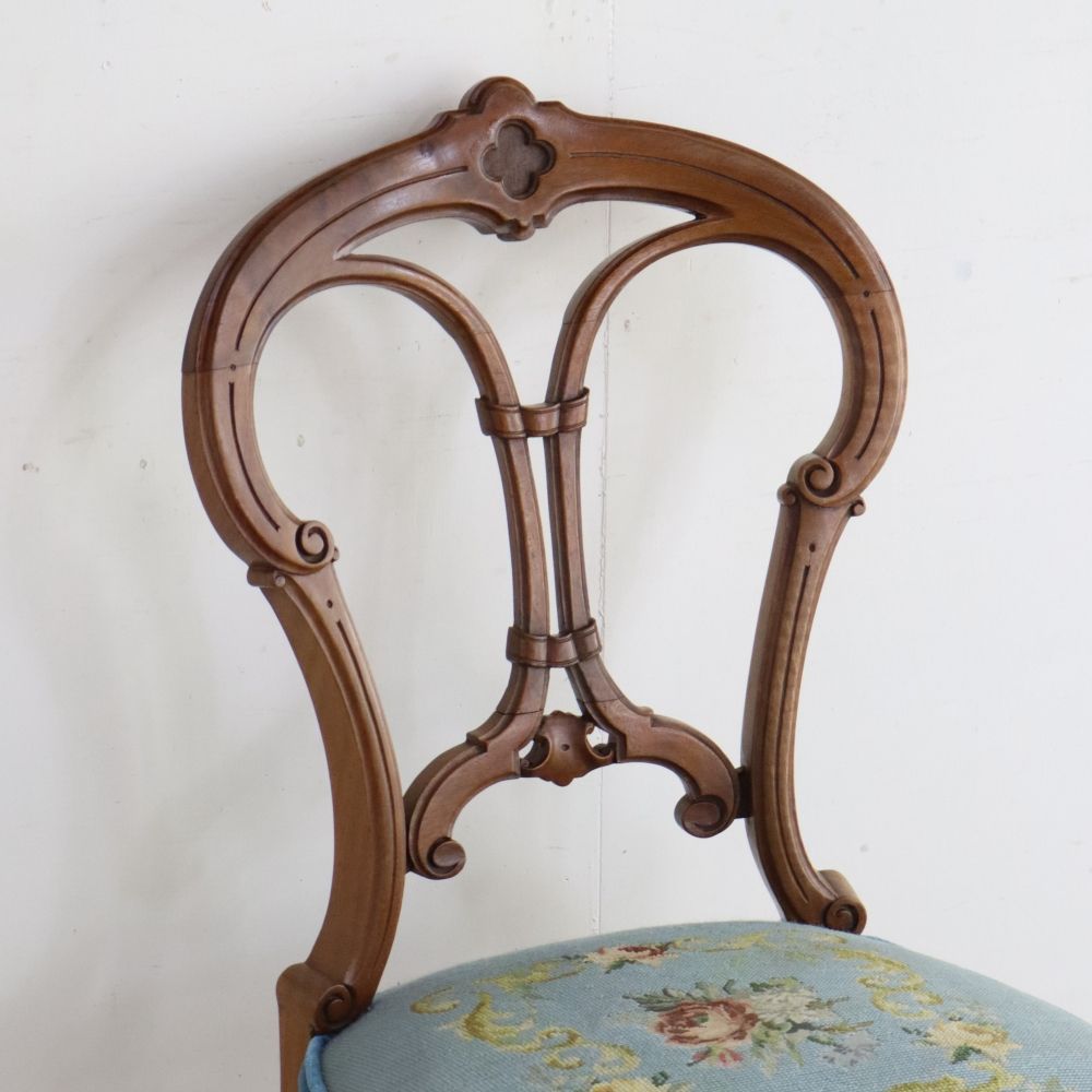 エレガンスを楽しんで♪ バルーンバックチェア VC104-612002