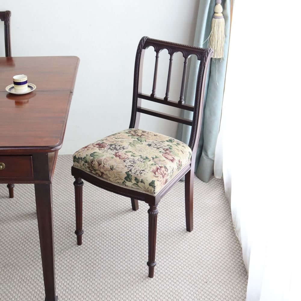 エレガントに空間を演出♪ サロンチェア VC104-618