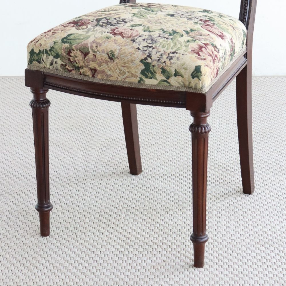 エレガントに空間を演出♪ サロンチェア VC104-618