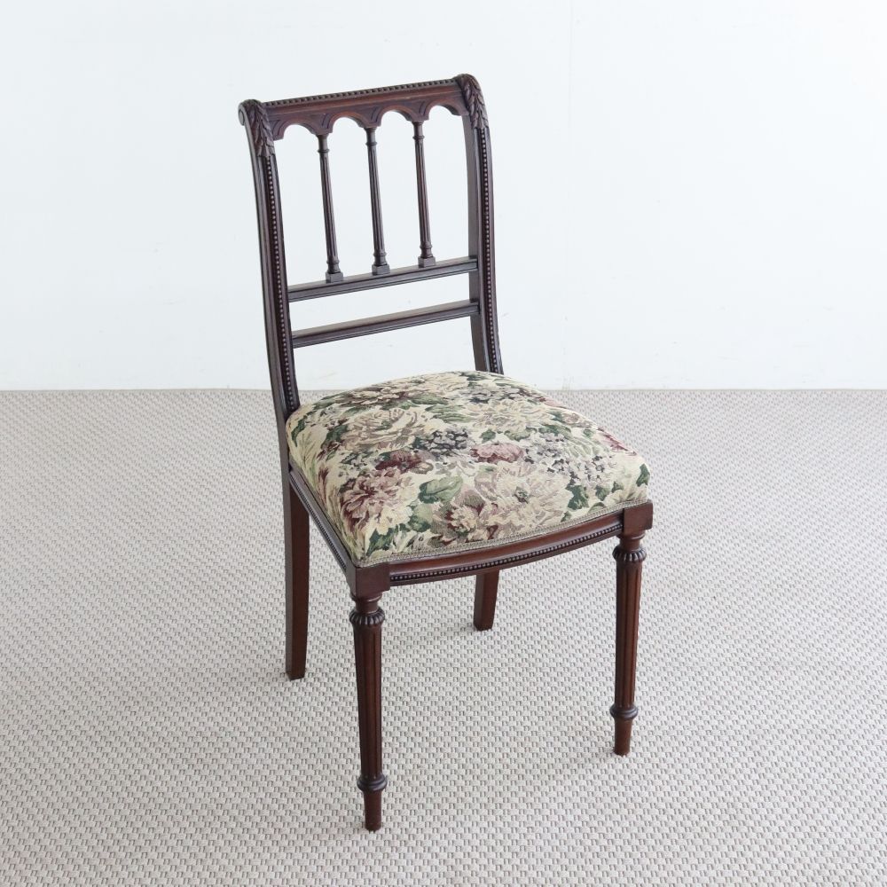 エレガントに空間を演出♪ サロンチェア VC104-618