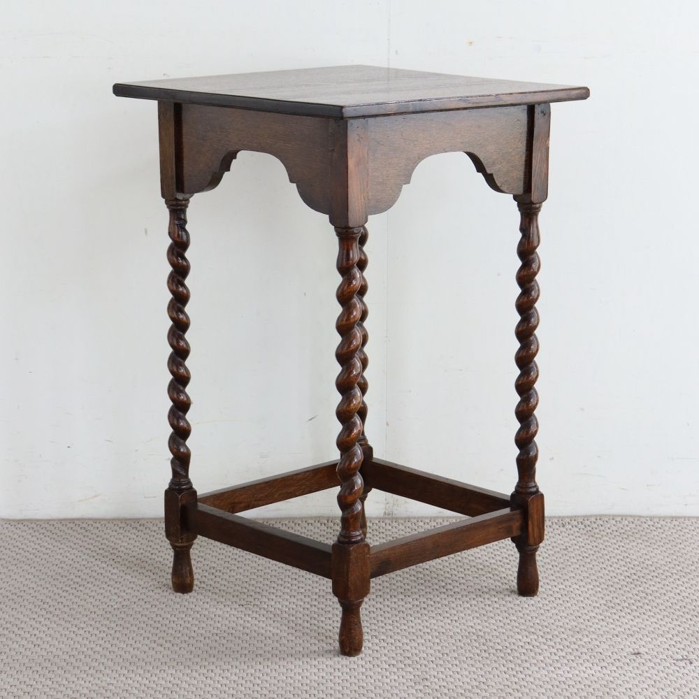 オークの味わいも楽しんで♪ オケージョナルテーブル VC106-017