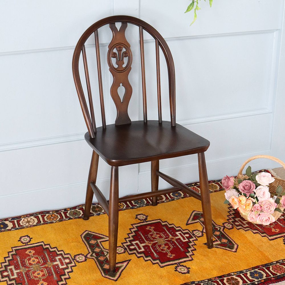 紋章がモチーフ♪ フルールドリスチェア【Ercol（アーコール）】 VC106