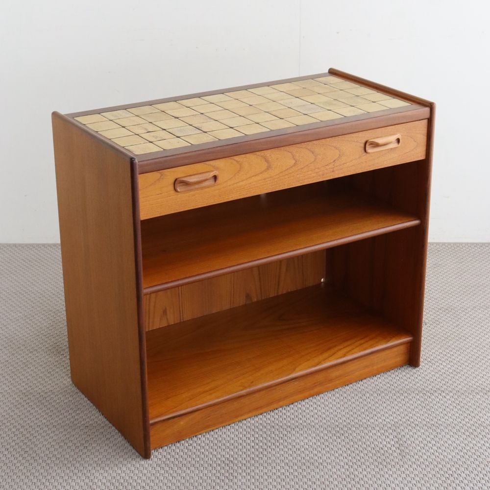 オシャレな作業台に♪ タイルトップキャビネット VC106-026