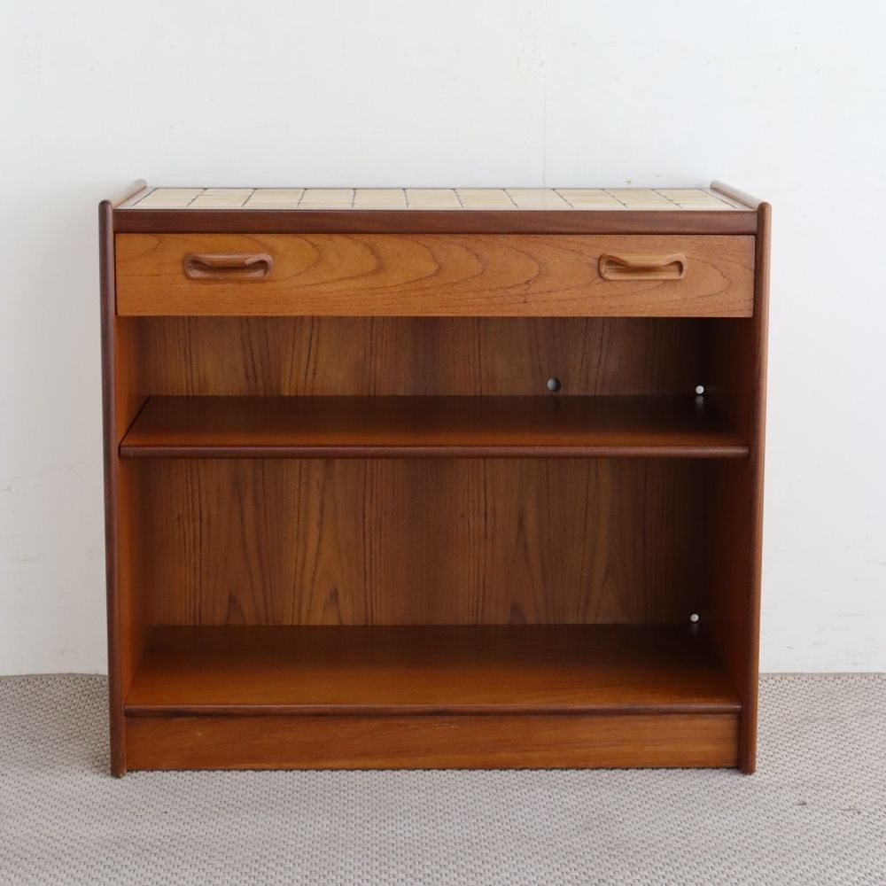 オシャレな作業台に♪ タイルトップキャビネット VC106-026
