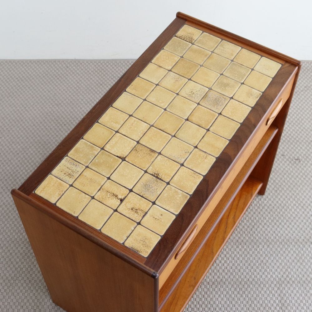 オシャレな作業台に♪ タイルトップキャビネット VC106-026