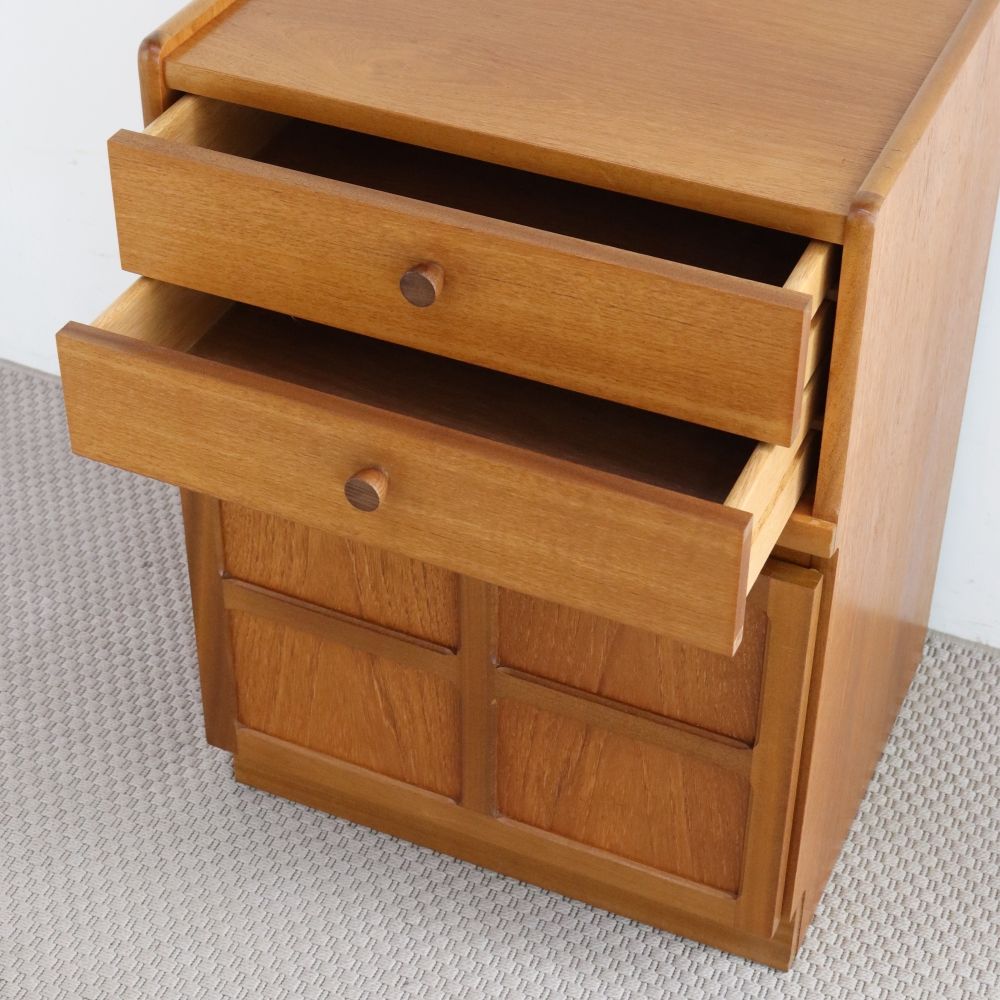 使うほどに深まる愛着♪ キャビネット【NATHAN(ネイサン)/Parker Knoll】 VC106-028