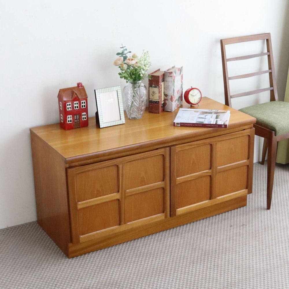 L3705-302 英国ヴィンテージ Nathan サイドボード テレビ台 北欧 L3705-302 英国ヴィンテージ Nathan サイドボード テレビ台 北欧