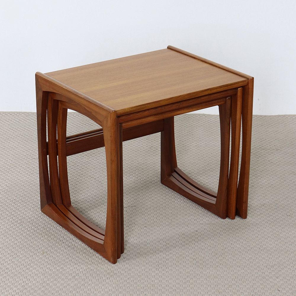 カッコいいQuadrilleシリーズ♪ ネストテーブルG-PLAN VC106-106