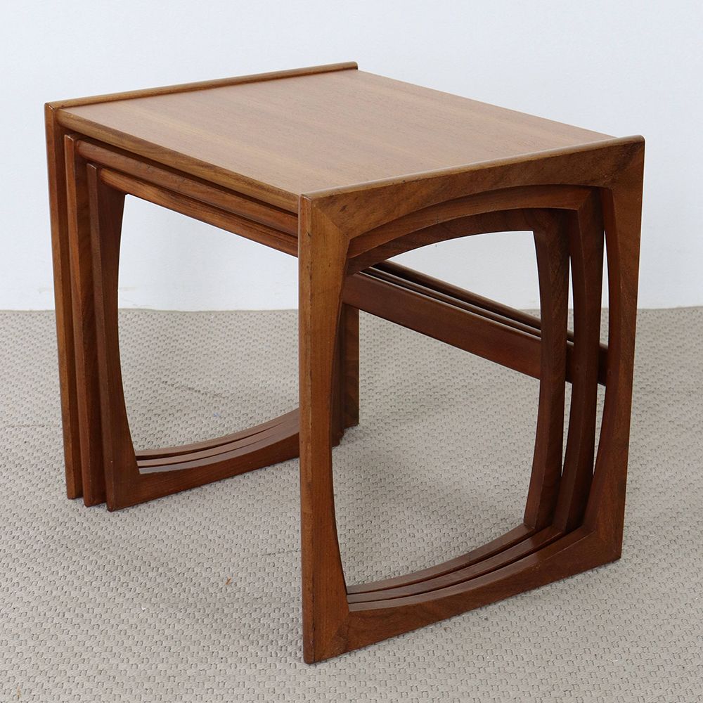 カッコいいQuadrilleシリーズ♪ ネストテーブルG-PLAN VC106-106