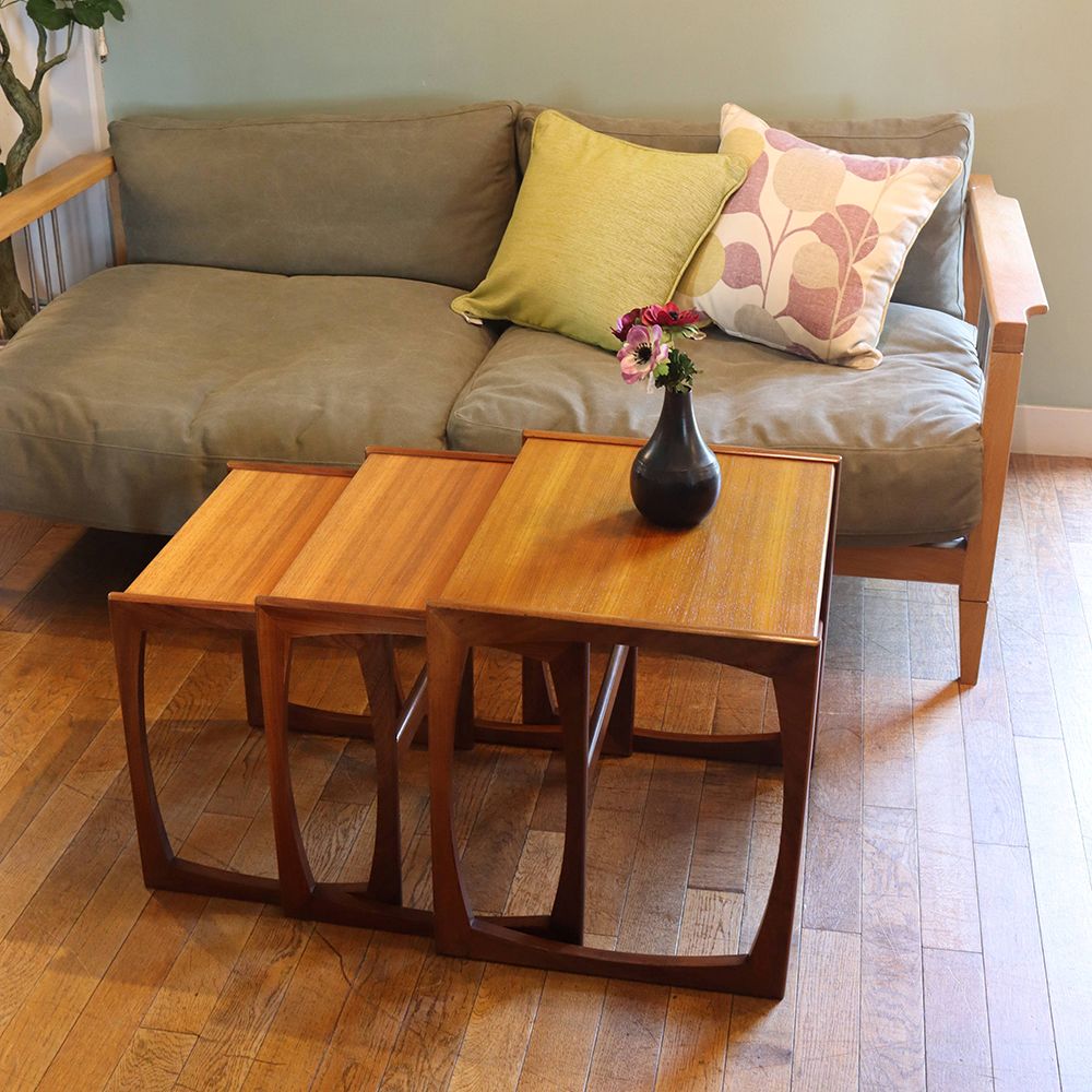 カッコいいQuadrilleシリーズ♪ ネストテーブルG-PLAN VC106-106