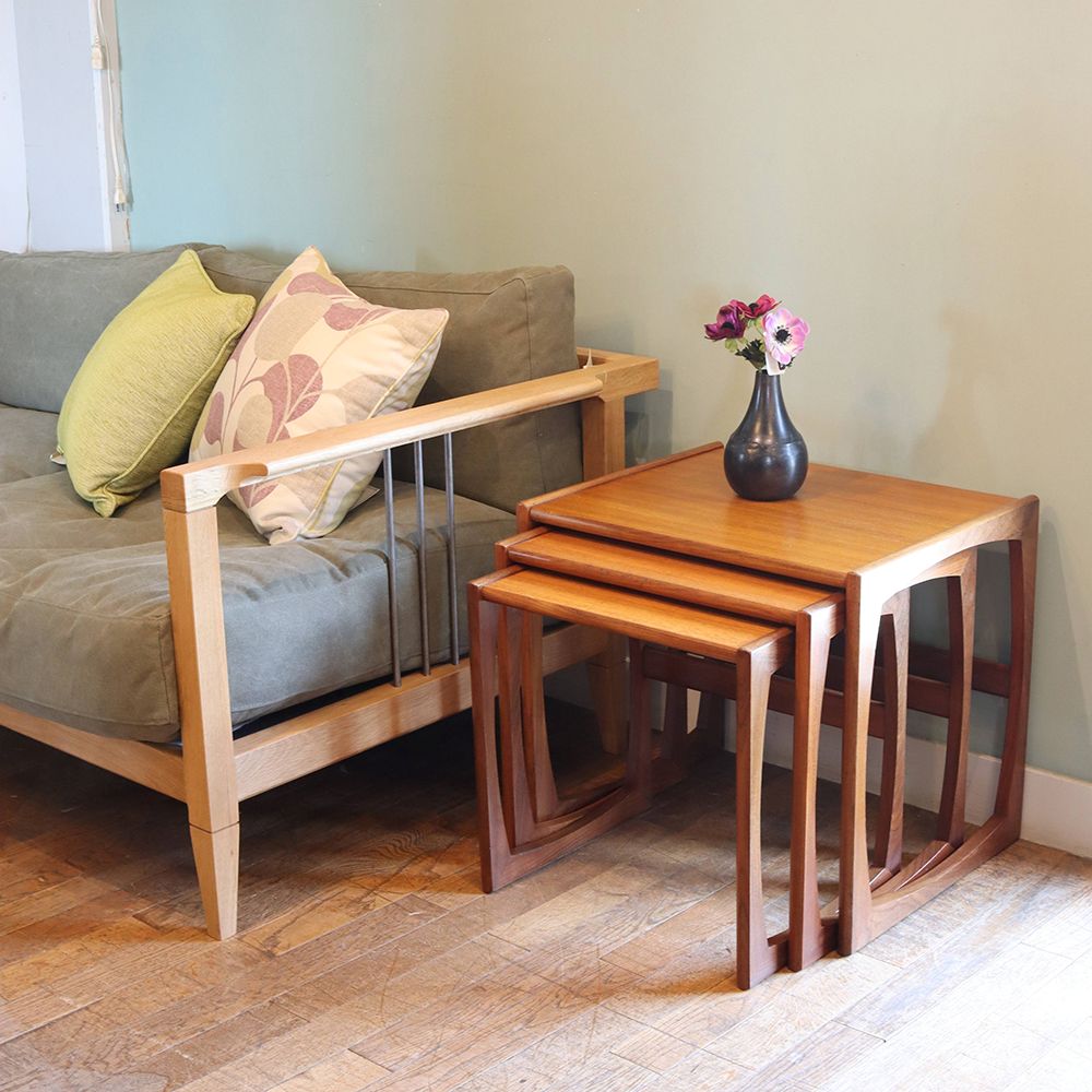 カッコいいQuadrilleシリーズ♪ ネストテーブルG-PLAN VC106-106