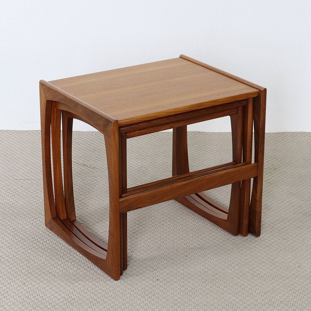 カッコいいQuadrilleシリーズ♪ ネストテーブルG-PLAN VC106-106