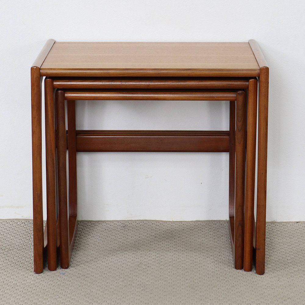 カッコいいQuadrilleシリーズ♪ ネストテーブルG-PLAN VC106-106