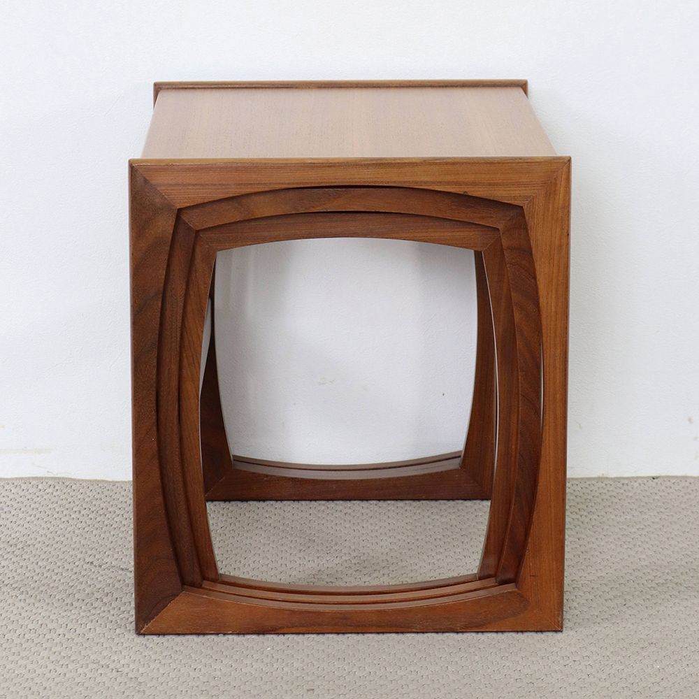 カッコいいQuadrilleシリーズ♪ ネストテーブルG-PLAN VC106-106