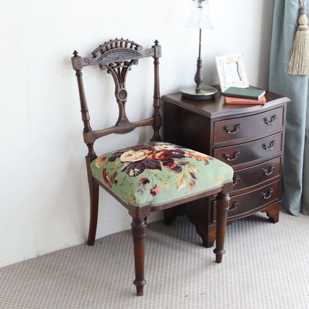 エレガントな空間演出に♪ サロンチェア VC106-151-226885