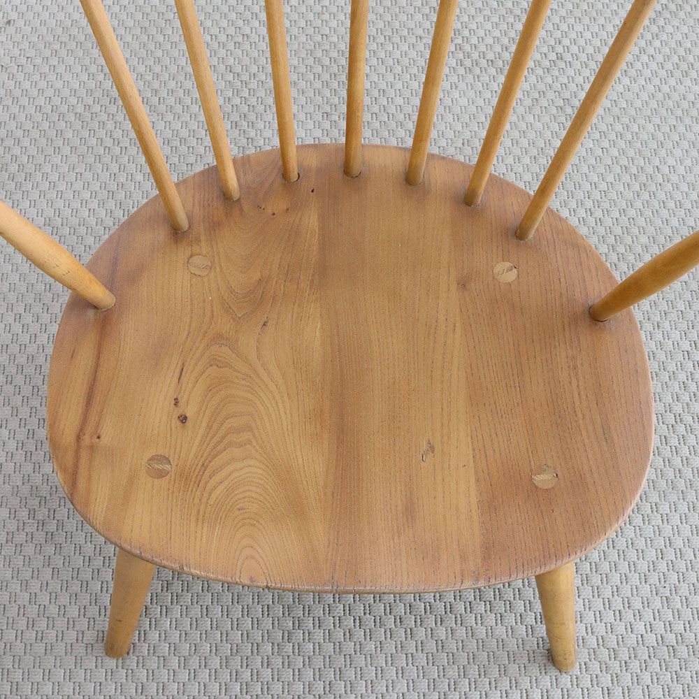 アームは牛の角の形♪ カウホーンチェア【ERCOL / No.451 Low-sated Fireside Chair】 VC106-193-02