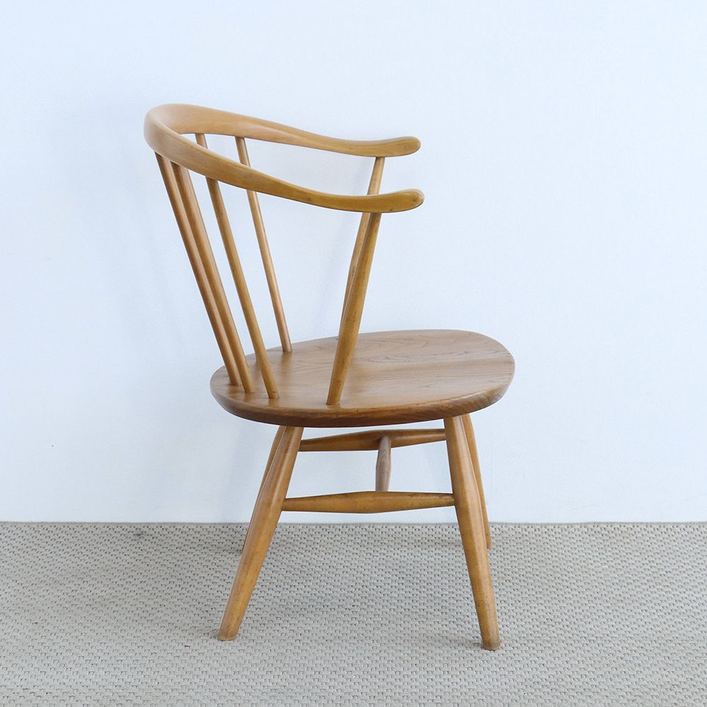アームは牛の角の形♪ アーコール・カウホーンチェア【ERCOL / No.451 Low-sated Fireside Chair】 VC106-193-01