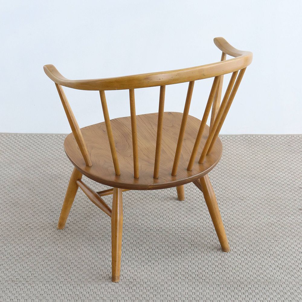 アームは牛の角の形♪ アーコール・カウホーンチェア【ERCOL / No.451 Low-sated Fireside Chair】 VC106-193-01