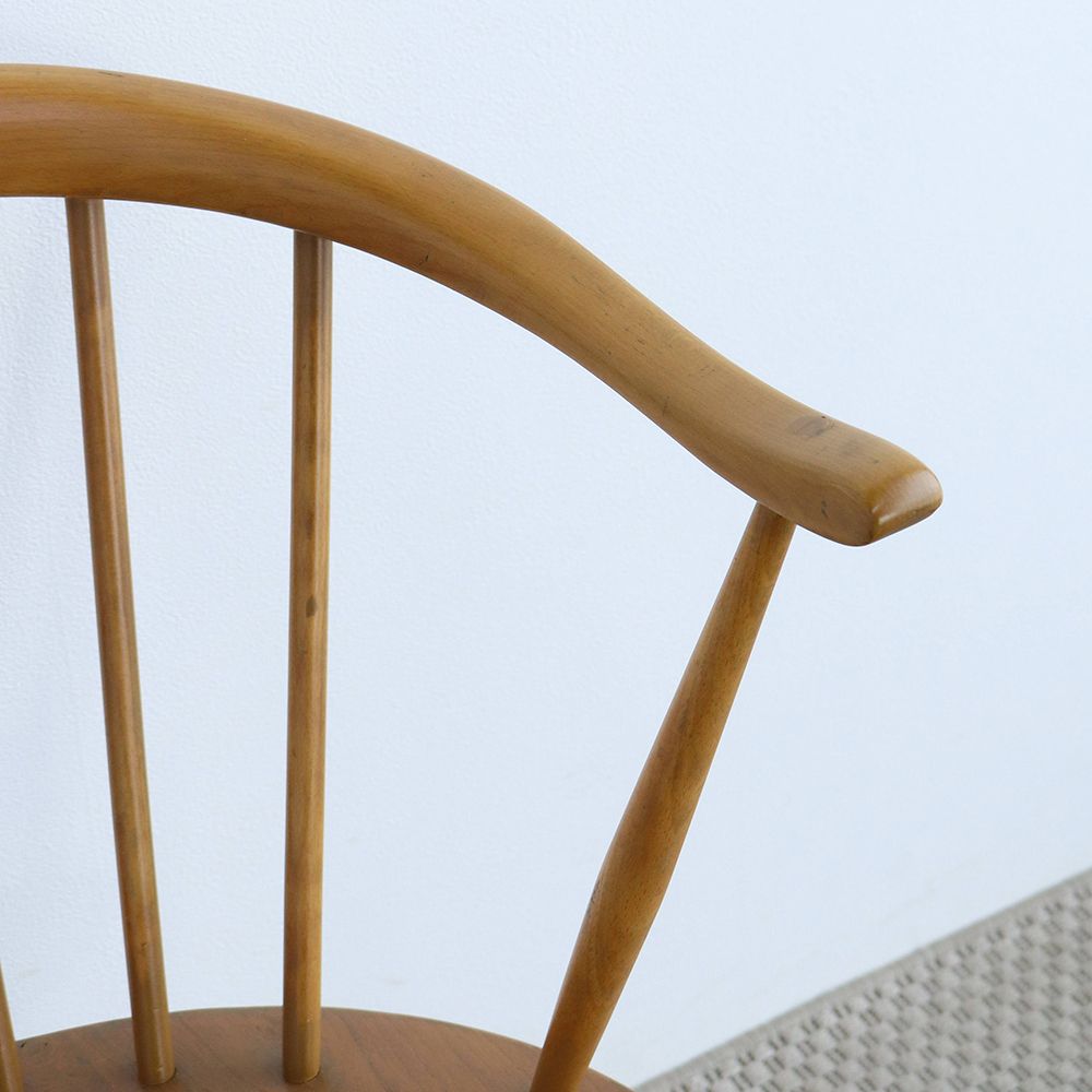 アームは牛の角の形♪ アーコール・カウホーンチェア【ERCOL / No.451 Low-sated Fireside Chair】 VC106-193-01