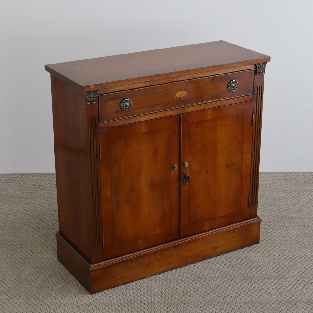 オシャレな象嵌細工に一目惚れ♪ キャビネット VC107-009002