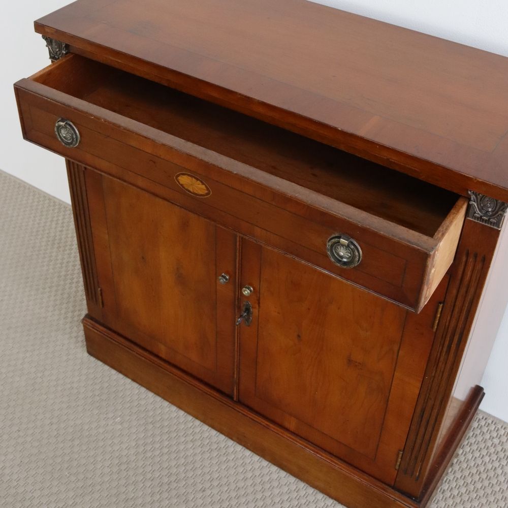 オシャレな象嵌細工に一目惚れ♪ キャビネット VC107-009002