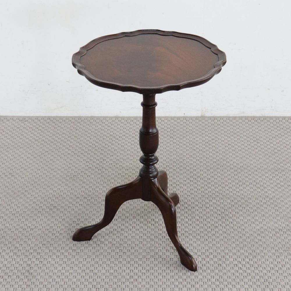 絵になるシーンにウットリ♪ ワインテーブル VC107-018003