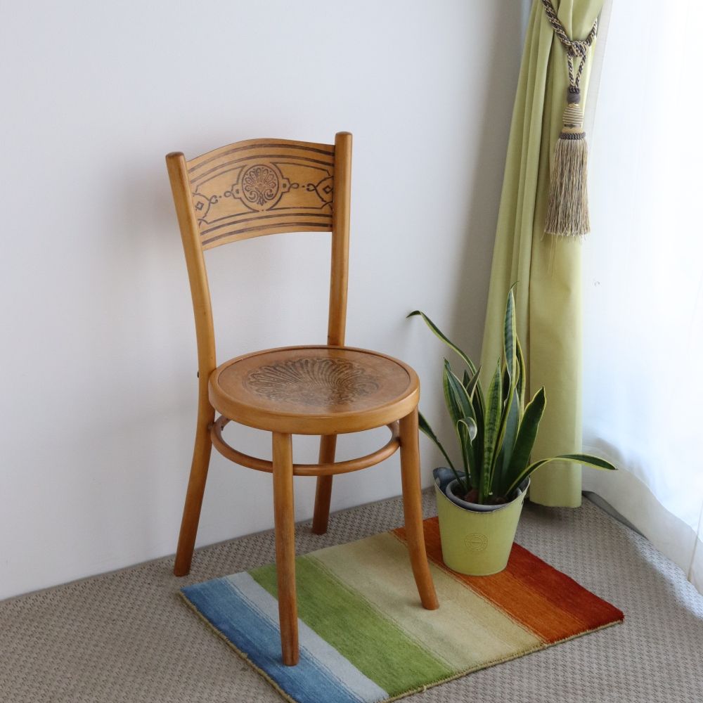 オシャレな模様も楽しんで♪ ベントウッドチェア VC107-023
