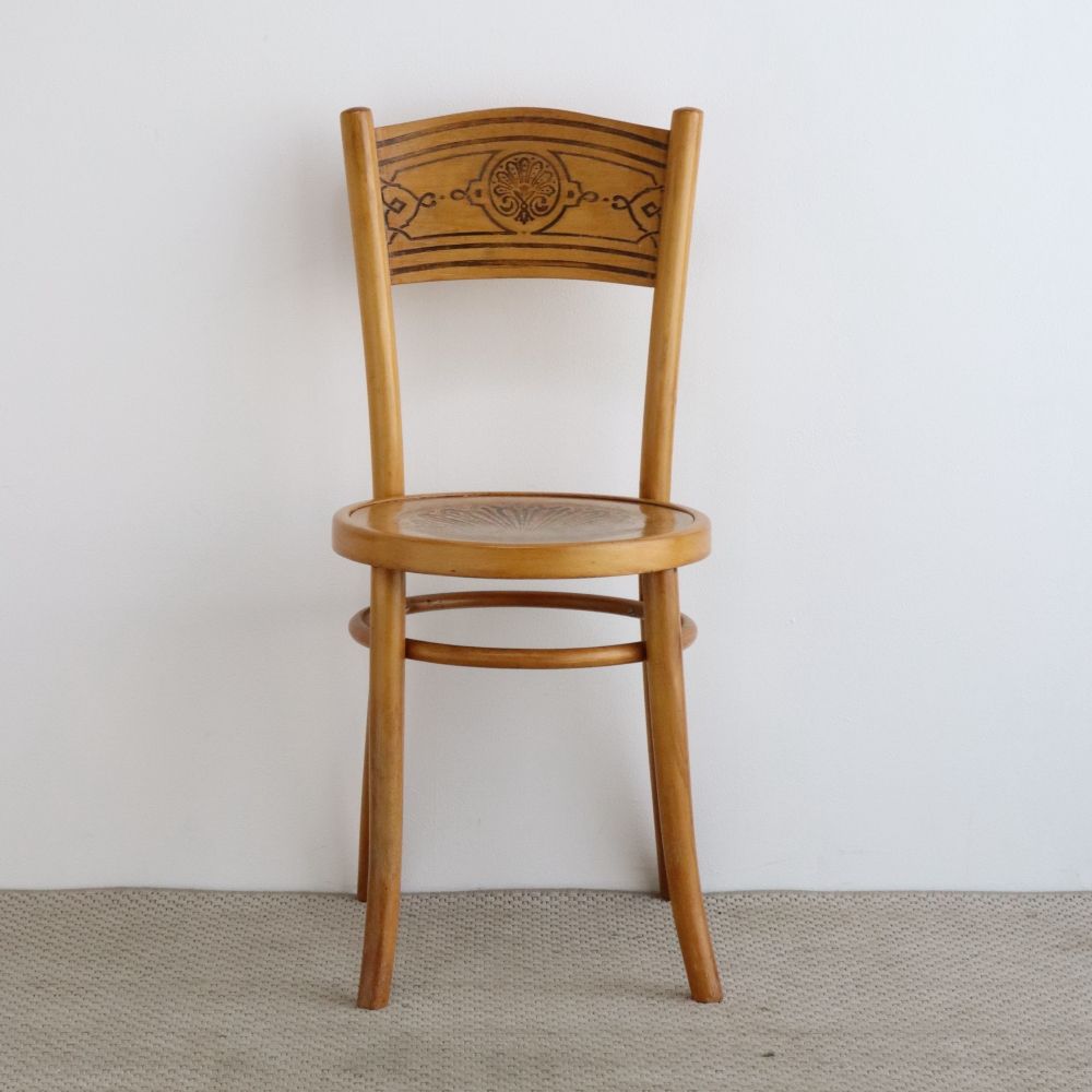 オシャレな模様も楽しんで♪ ベントウッドチェア VC107-023