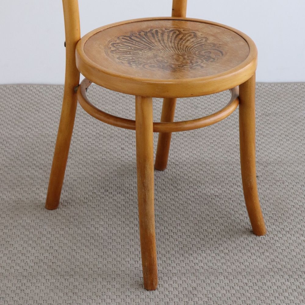 オシャレな模様も楽しんで♪ ベントウッドチェア VC107-023