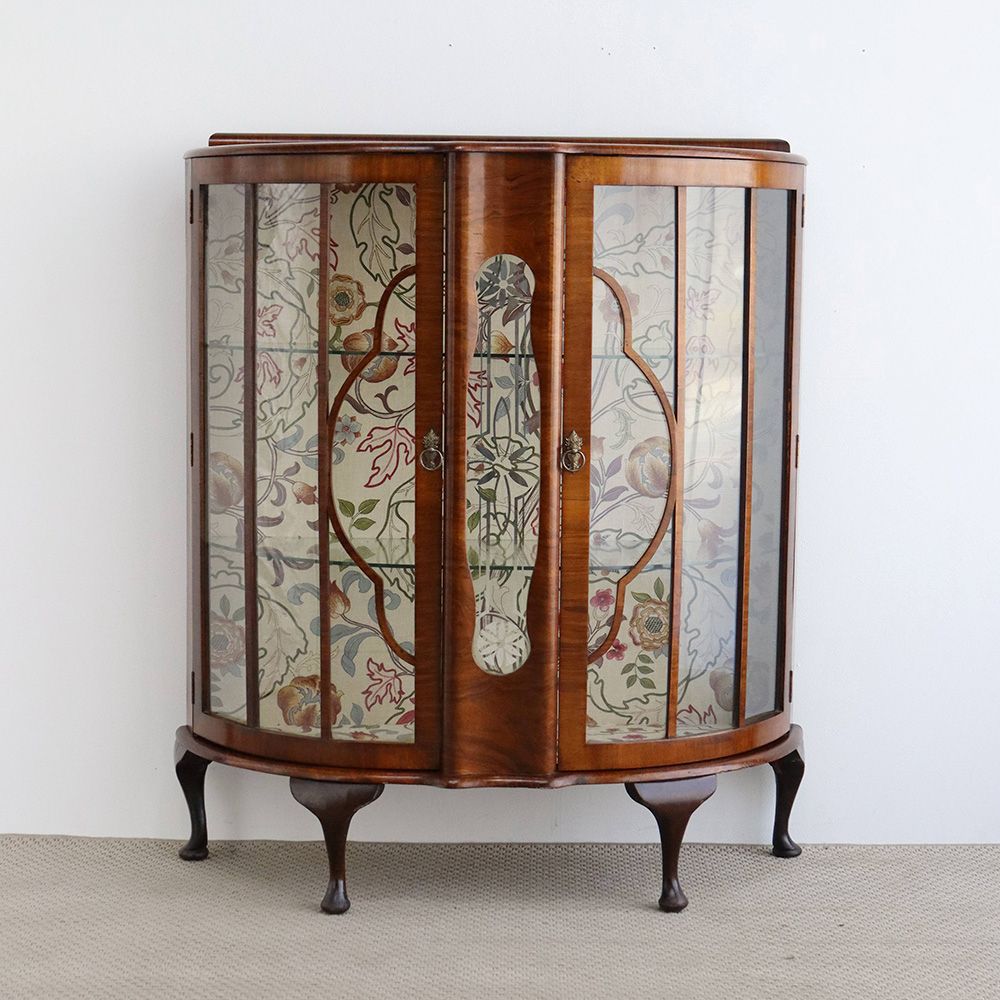 エナメル模様がキラリ♪ ディスプレイキャビネット VC107-056-220626