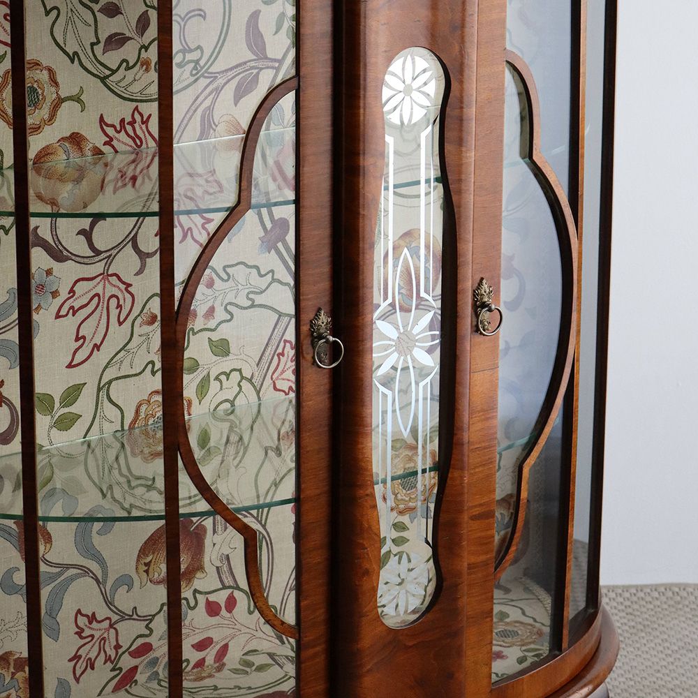 エナメル模様がキラリ♪ ディスプレイキャビネット VC107-056-220626