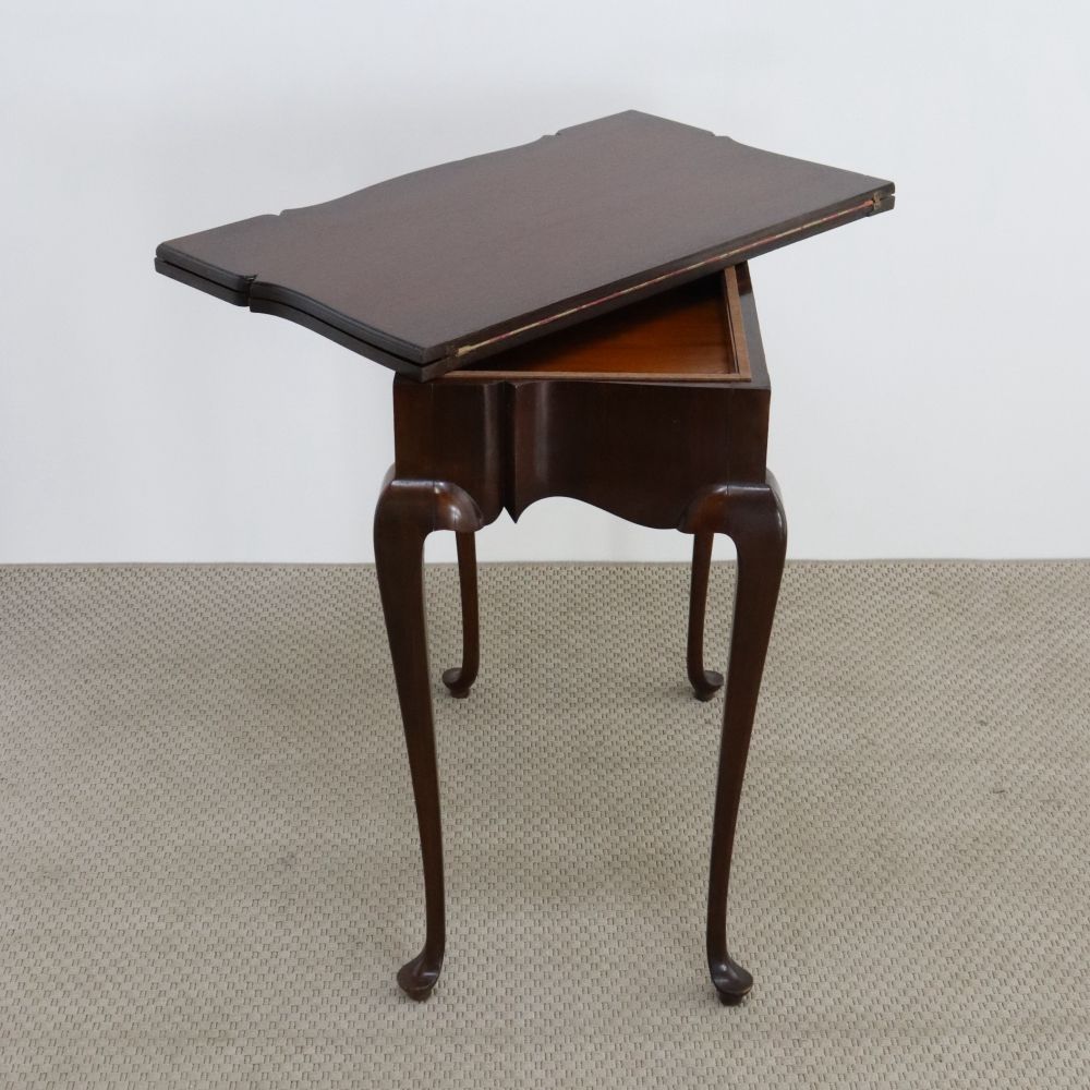 オシャレな猫脚♪ 折りたたみゲームテーブル VC107-061MORRIS