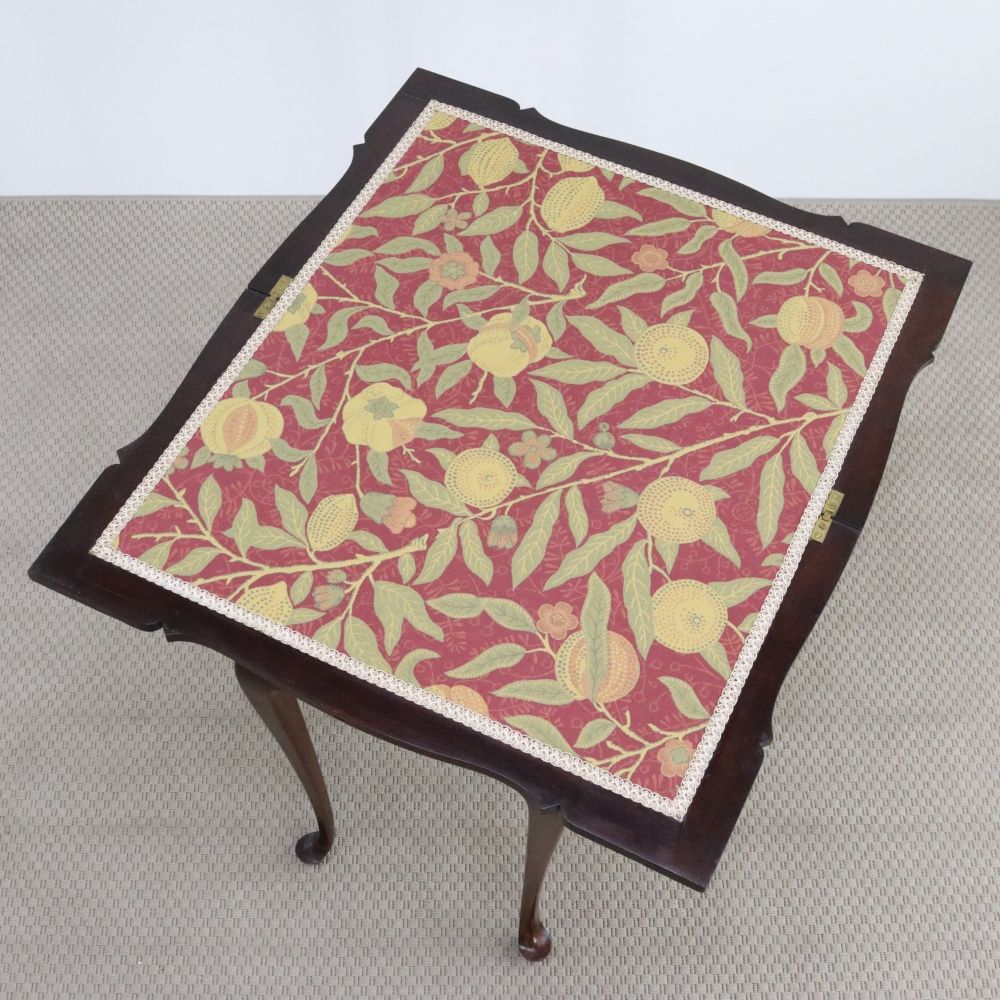 オシャレな猫脚♪ 折りたたみゲームテーブル VC107-061MORRIS