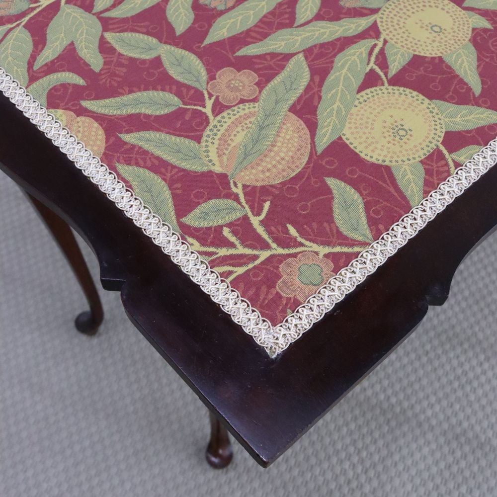 オシャレな猫脚♪ 折りたたみゲームテーブル VC107-061MORRIS