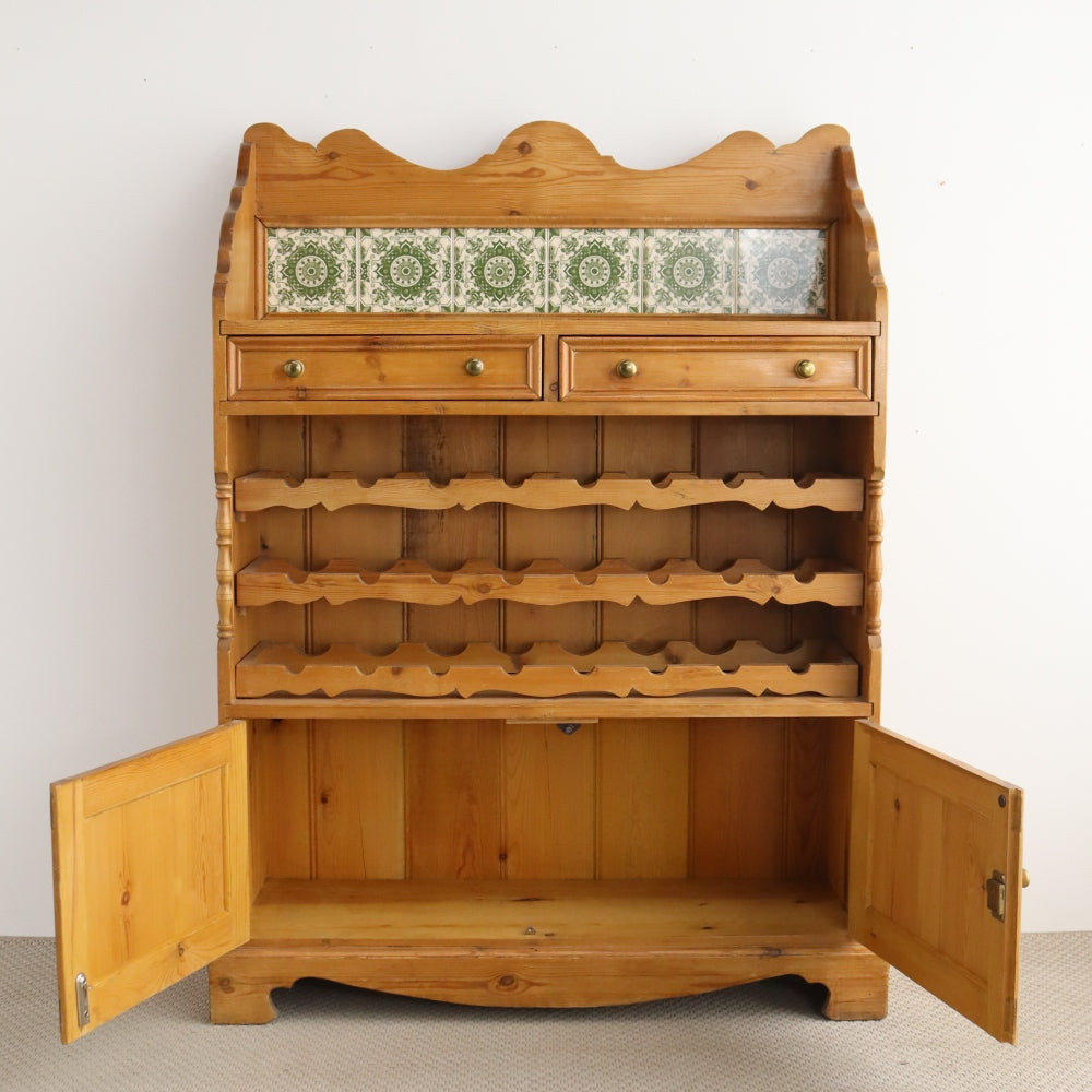 オシャレなタイル装飾♪ ワインキャビネット VC107-110