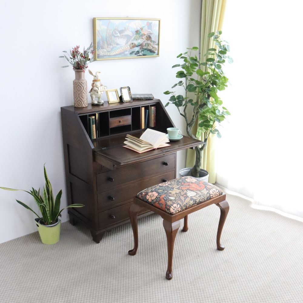 オシャレな猫脚♪ スツール VC107-119MORRIS