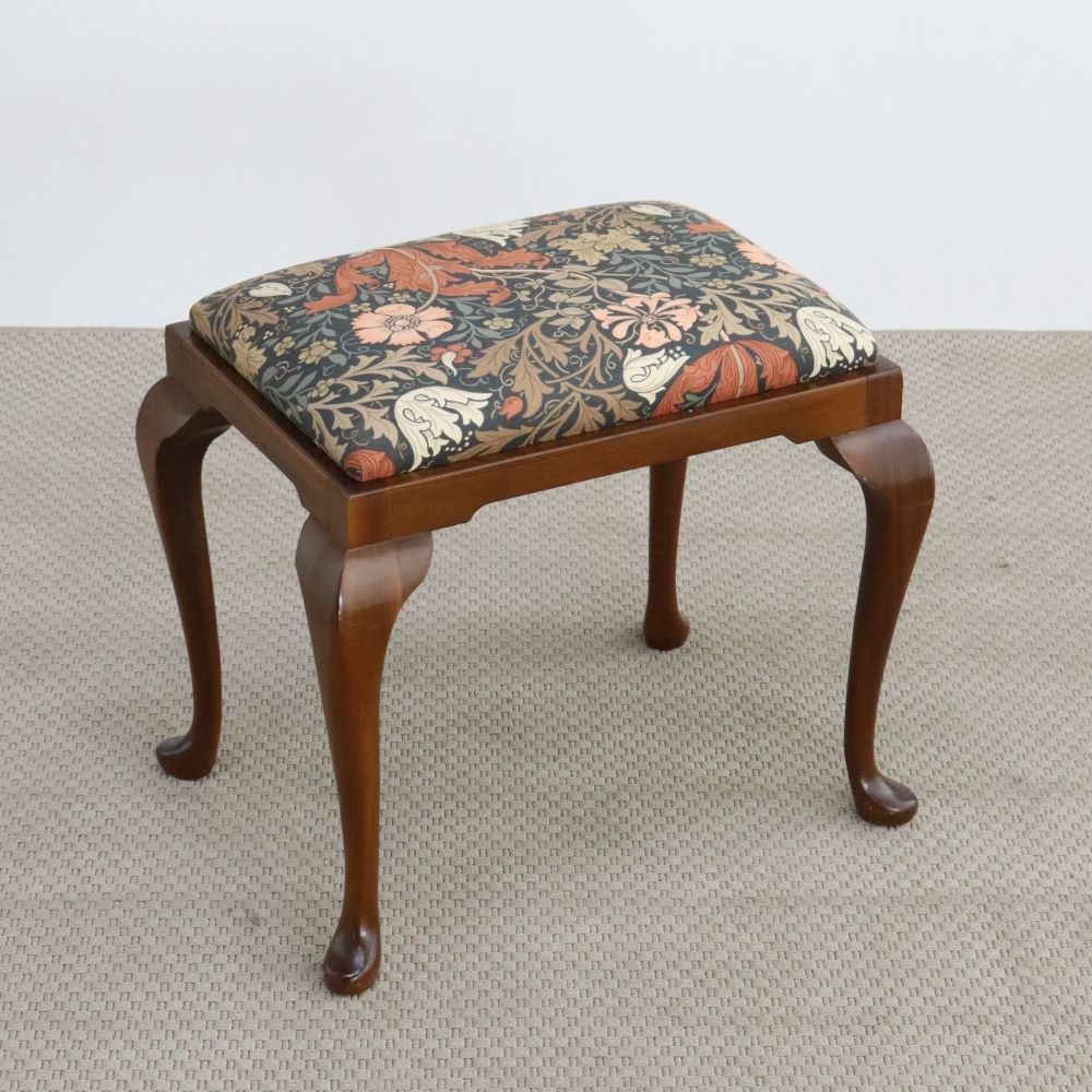 オシャレな猫脚♪ スツール VC107-119MORRIS