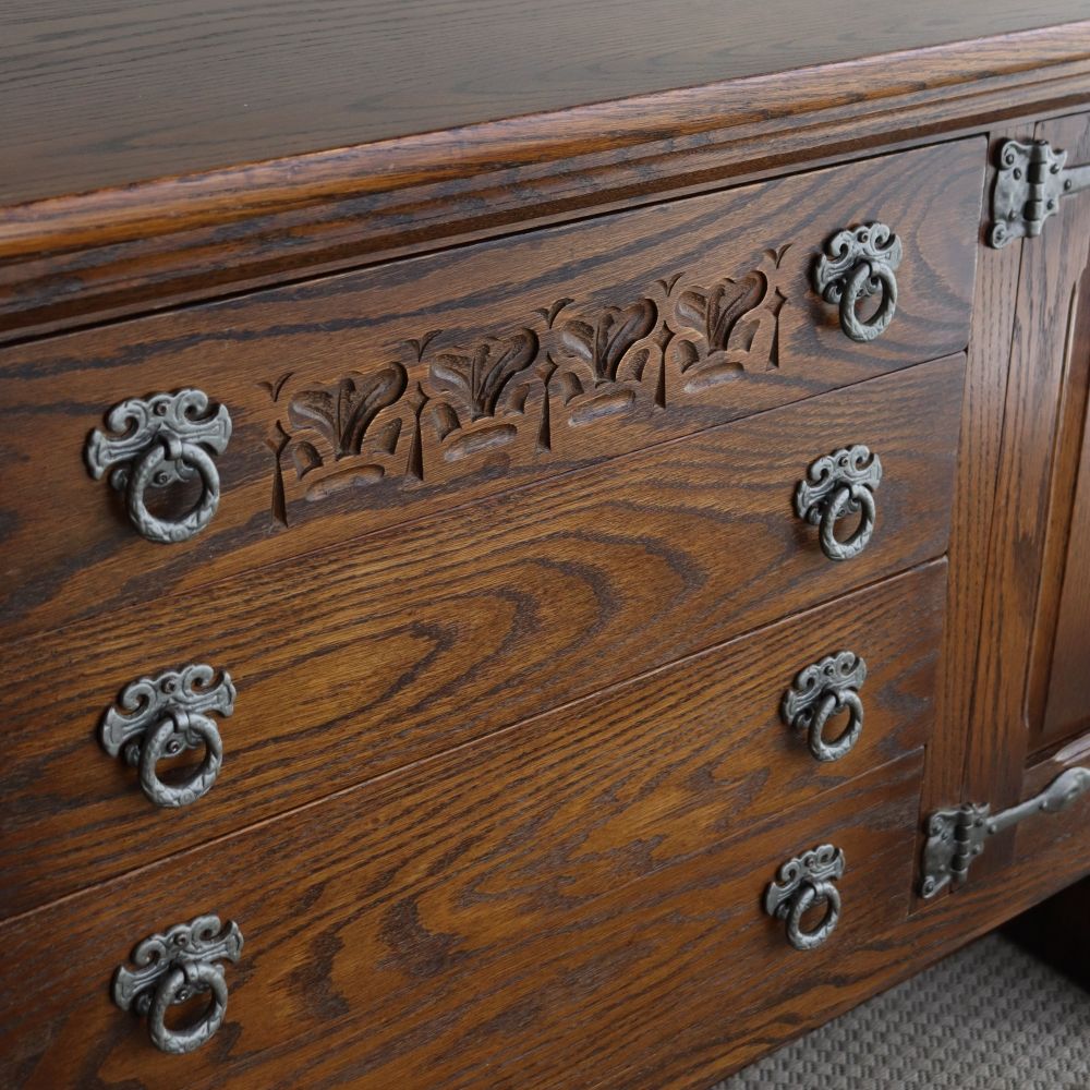 手仕事の技を堪能♪ サイドボード【WEBBER FURNITURE】 VC107-181