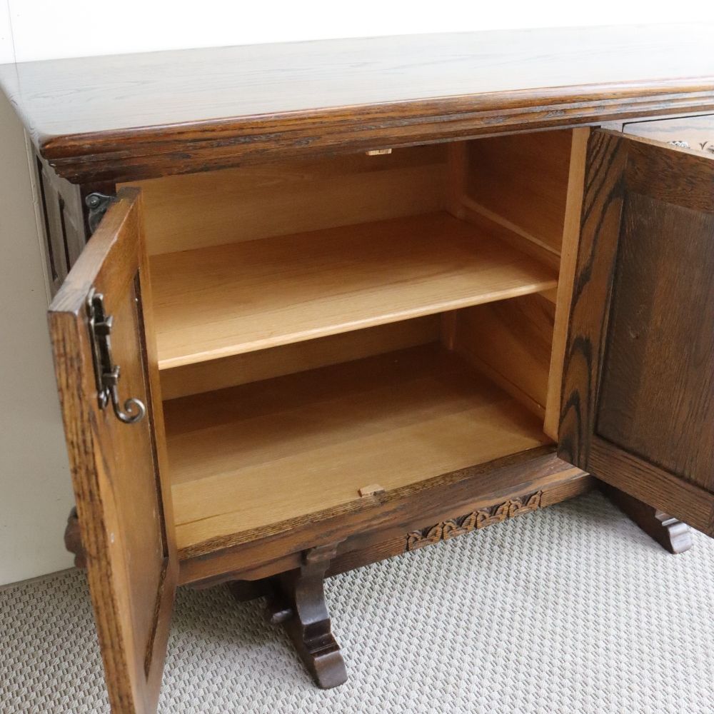 手仕事の技を堪能♪ サイドボード【WEBBER FURNITURE】 VC107-181