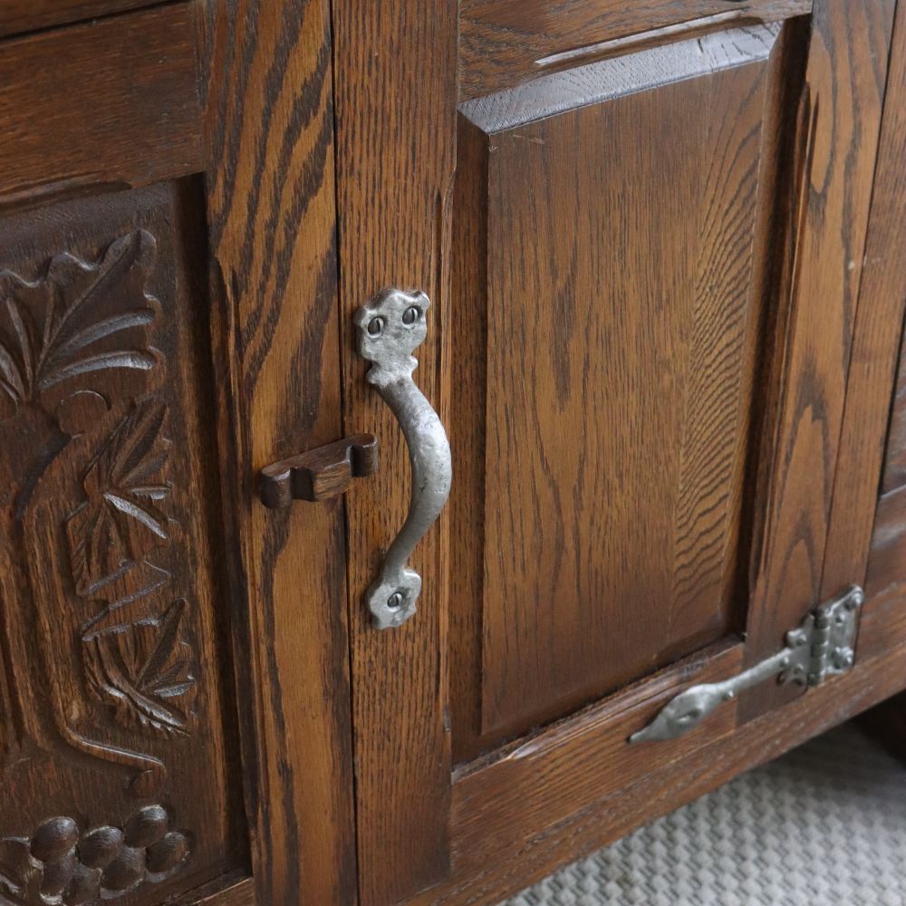 手仕事の技を堪能♪ サイドボード【WEBBER FURNITURE】 VC107-181