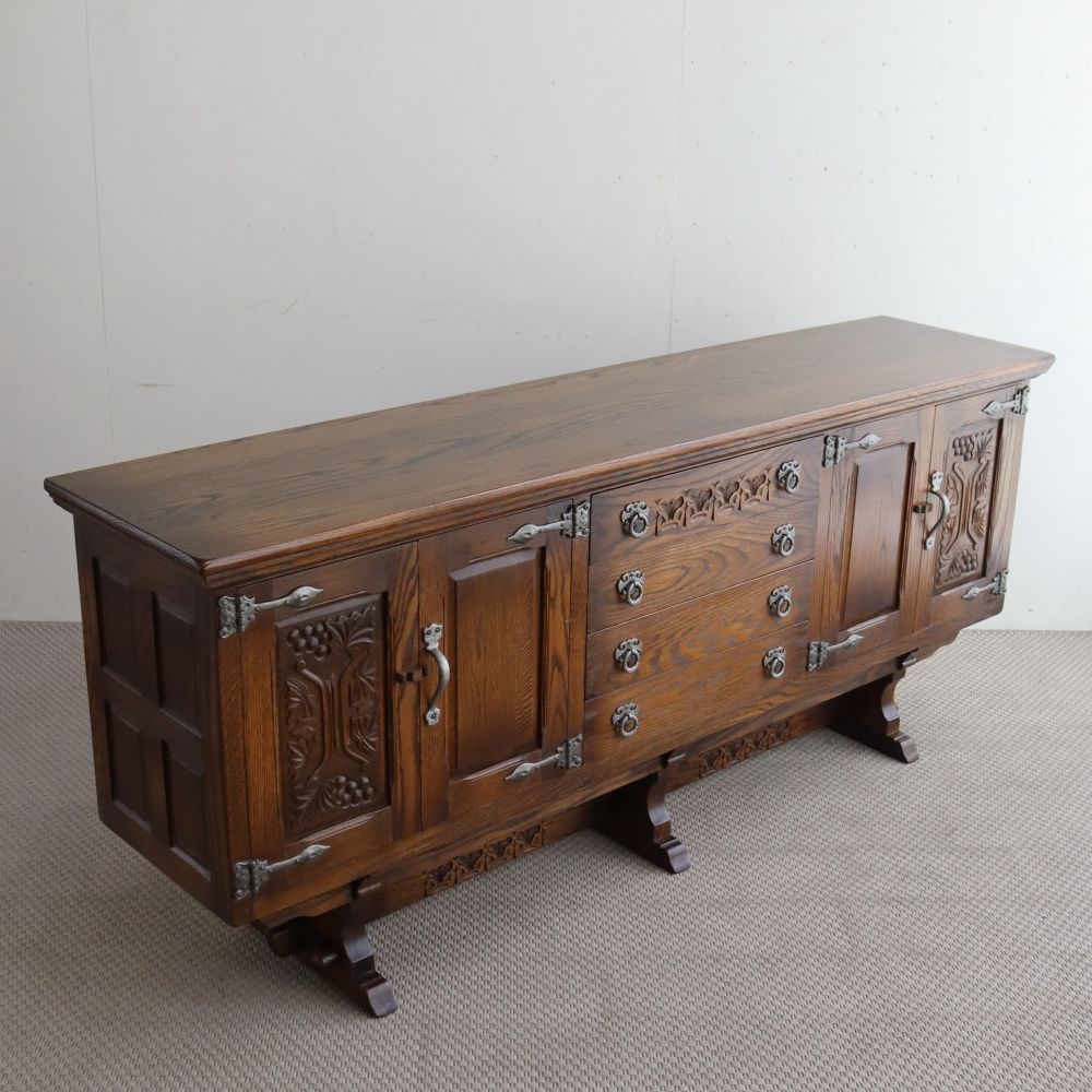 手仕事の技を堪能♪ サイドボード【WEBBER FURNITURE】 VC107-181