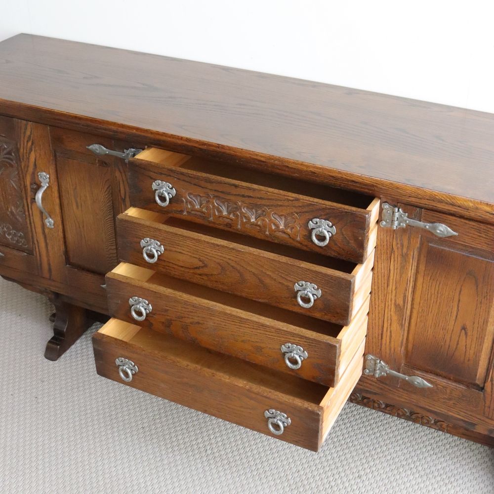 手仕事の技を堪能♪ サイドボード【WEBBER FURNITURE】 VC107-181