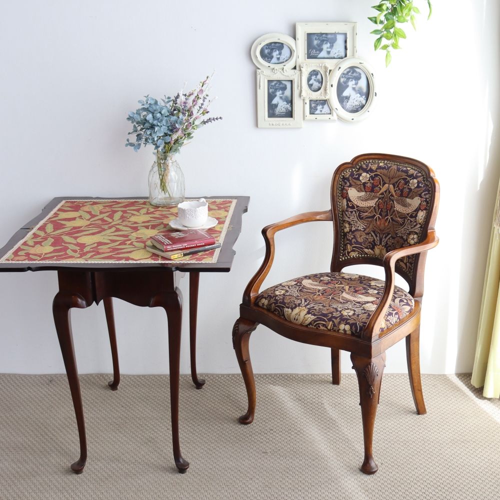 オシャレな猫脚です♪ アームチェア VC107-188002MORRIS