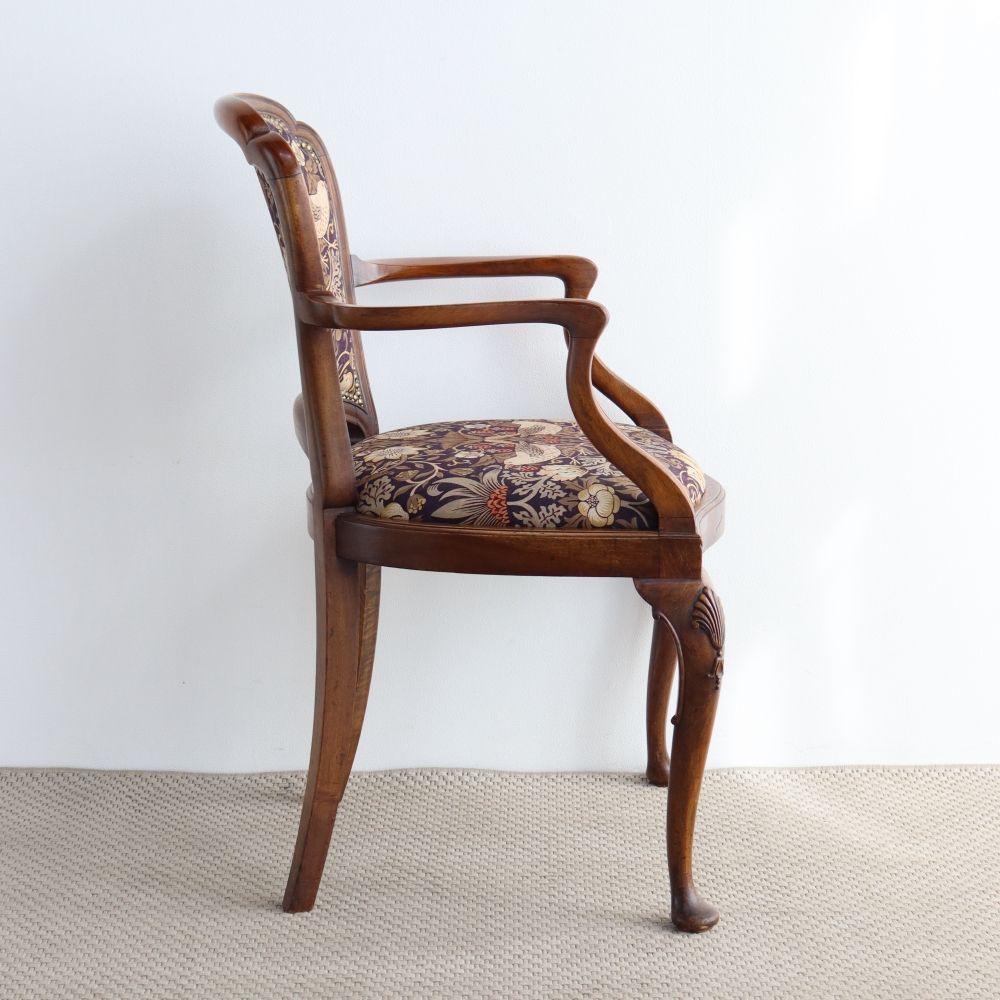 オシャレな猫脚です♪ アームチェア VC107-188002MORRIS