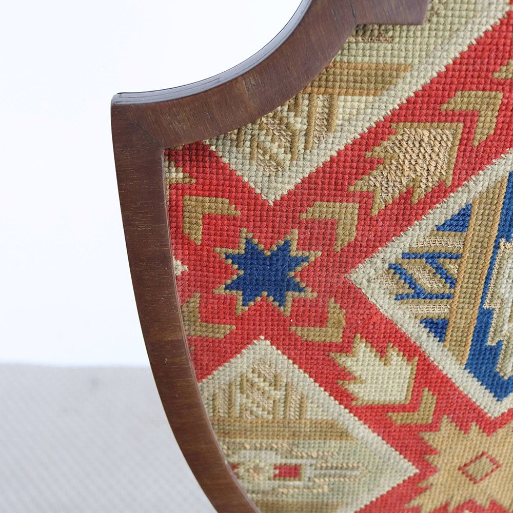 オシャレな盾の形♪ ポールスクリーン VC108-190