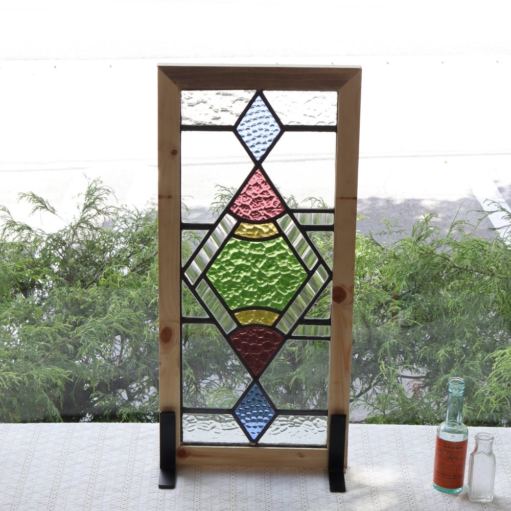 カラフルな幾何学模様♪ アンティーク・ステンドグラス VC109-011005