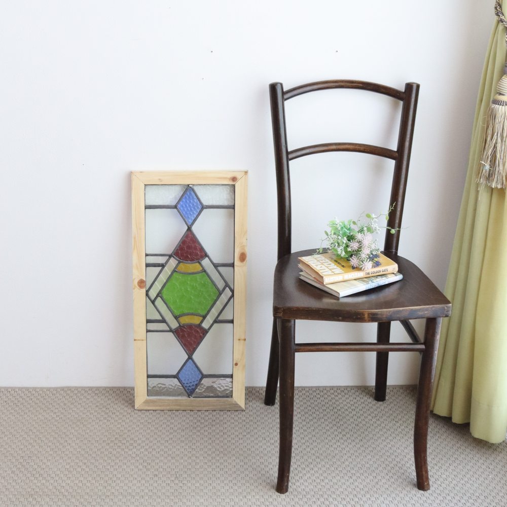 カラフルな幾何学模様♪ アンティーク・ステンドグラス VC109-011005