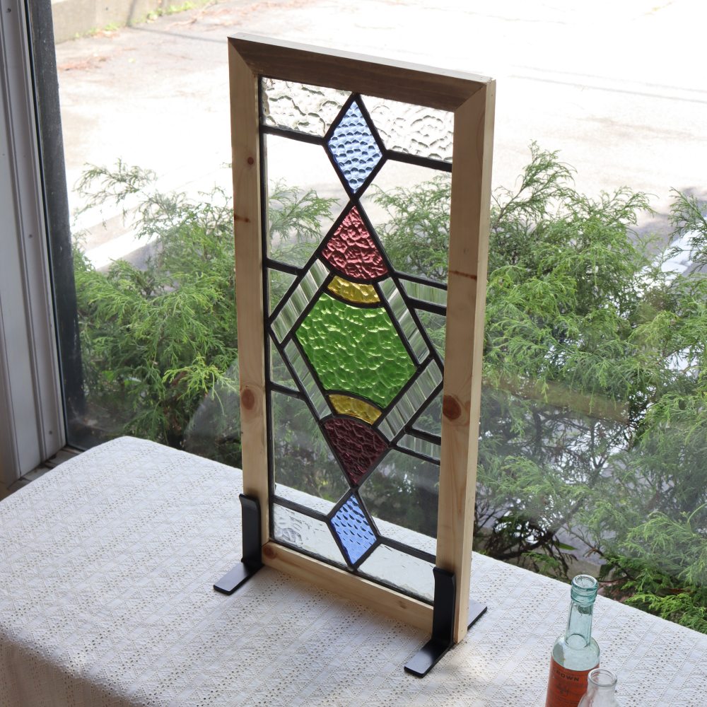 カラフルな幾何学模様♪ アンティーク・ステンドグラス VC109-011005